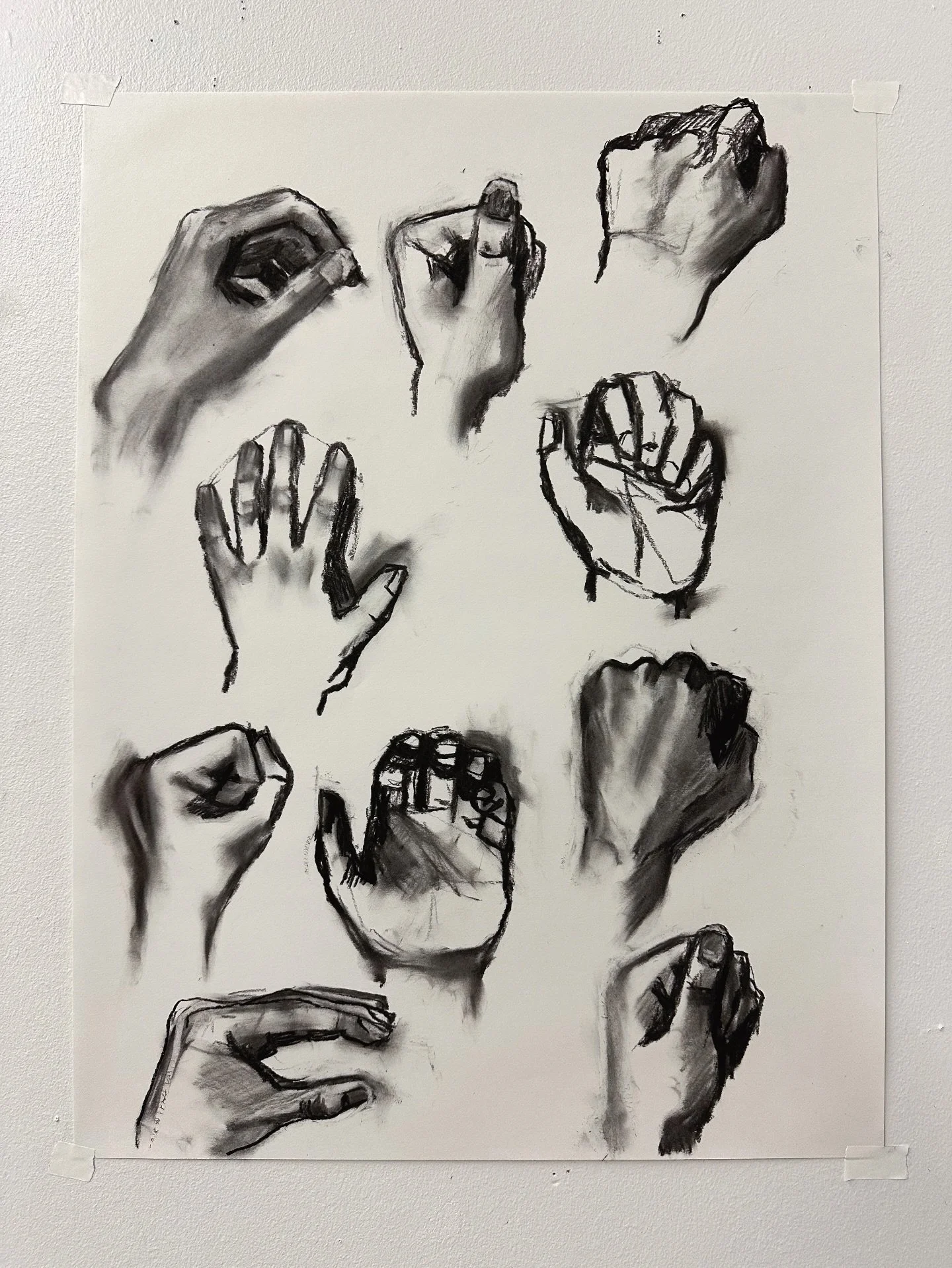 Hands 👋🏼✌🏼🙌🏼 This is my right hand drawing my left hand. The hand in the upper right is by far my favorite in terms of blending and marks to create the form. It has such a nice balance. The idea of smooth areas contrasted with strong mark making
