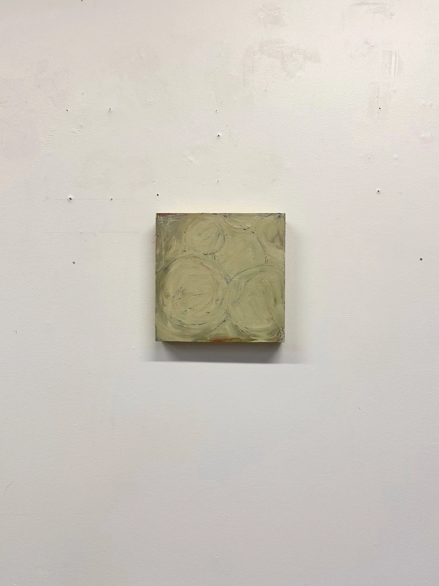 This piece is very small and soft 😌 I like the contrast of the large bold pieces to this tiny little thing that blends into the wall. Interestingly, they both hold space really well. I almost think this quiet piece reads loudly in a way.

#abstractp