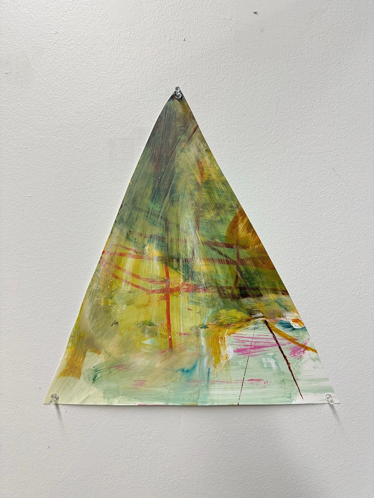 Trying out a triangle 📐

#abstractart #artwork #mixedmediaart #artstudio #artschool