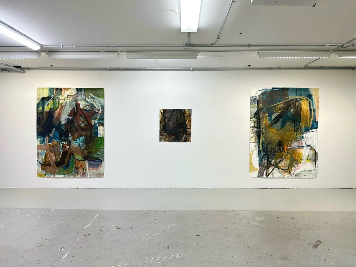 Installation shot before we turned this crit upside down 🙃

#abstractpainting #abstractart #saic #saicpaintinganddrawing #chicagoart