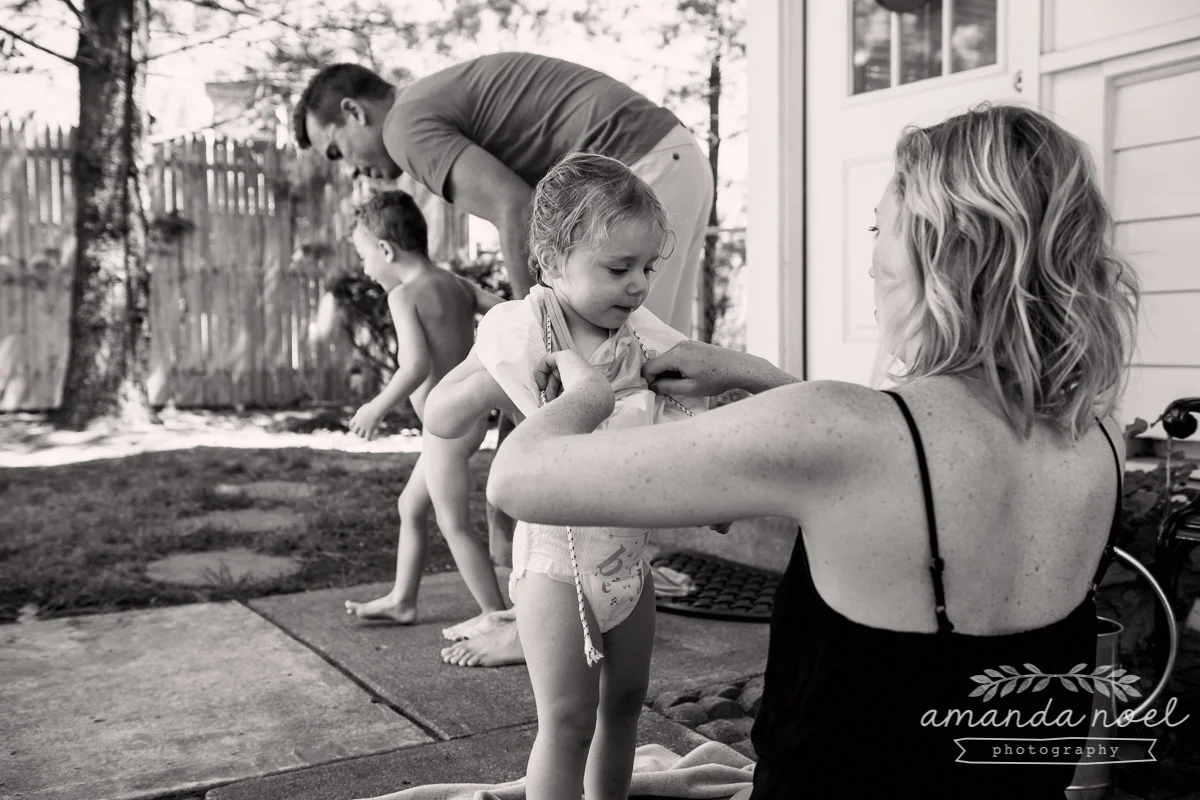 Ohio Documentary Family Photographer | Amanda Noel Photography | day in the life | in home session with toddler brother and sister