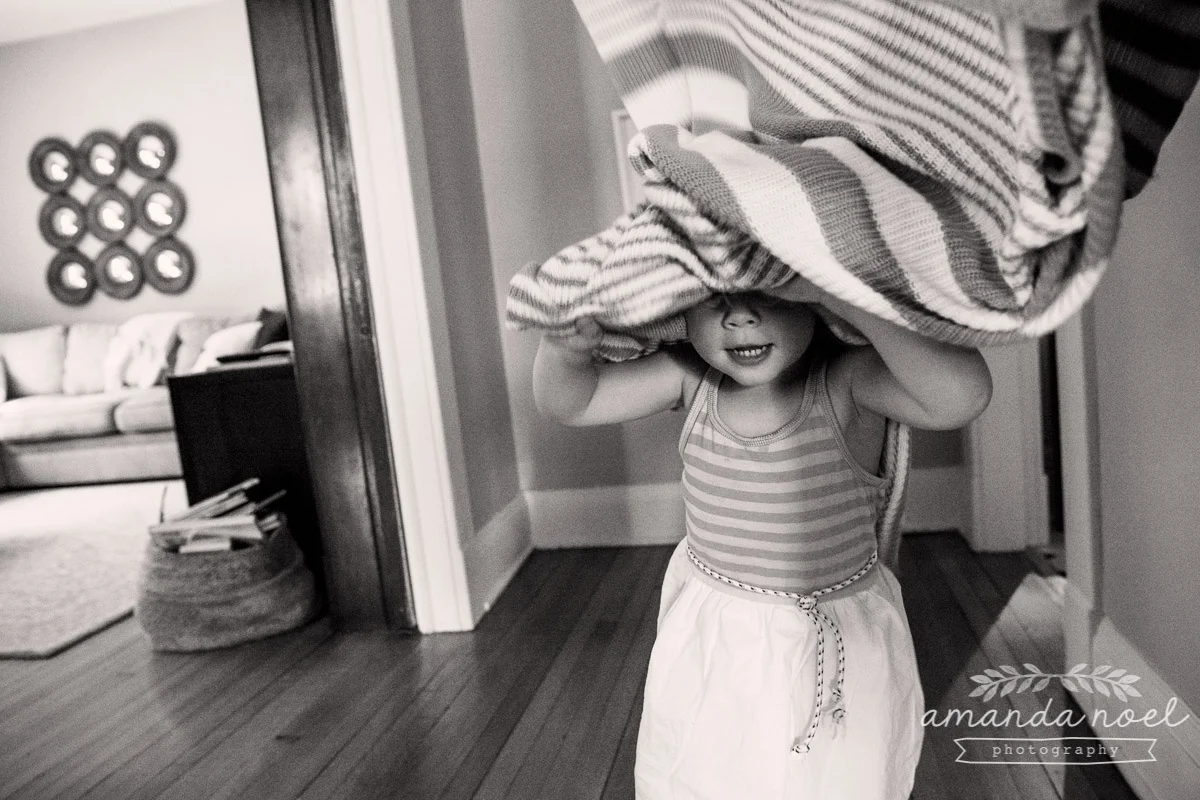 Ohio Documentary Family Photographer | Amanda Noel Photography | day in the life | in home session with toddler brother and sister