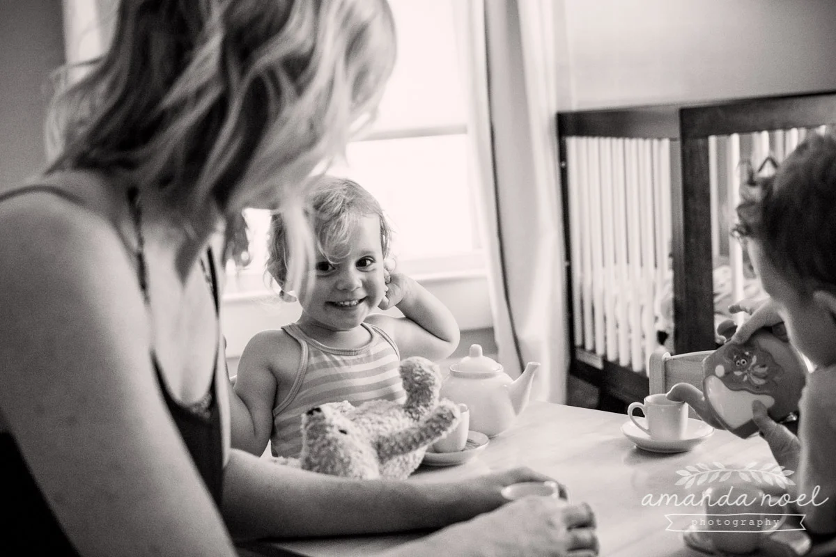 Ohio Documentary Family Photographer | Amanda Noel Photography | day in the life | in home session with toddler brother and sister