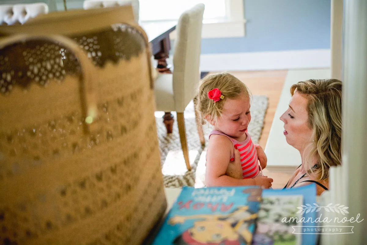 Ohio Documentary Family Photographer | Amanda Noel Photography | day in the life | in home session with toddler brother and sister