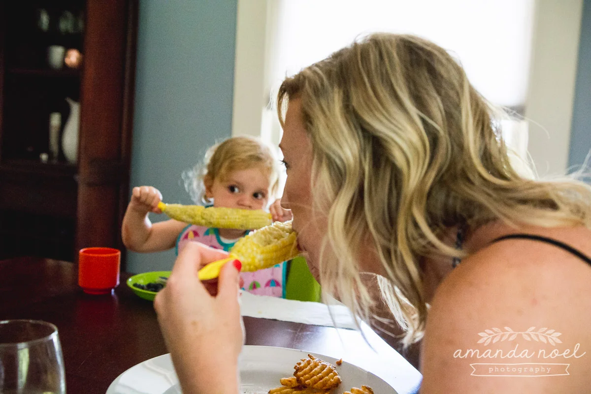 Ohio Documentary Family Photographer | Amanda Noel Photography | day in the life | in home session with toddler brother and sister