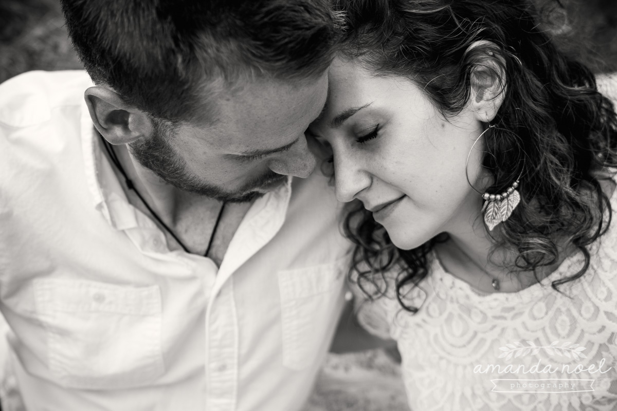 Springfield OH Engagement Photographer | Amanda Noel Photography | stylish lifestyle engagement session covered bridge and field at sunset