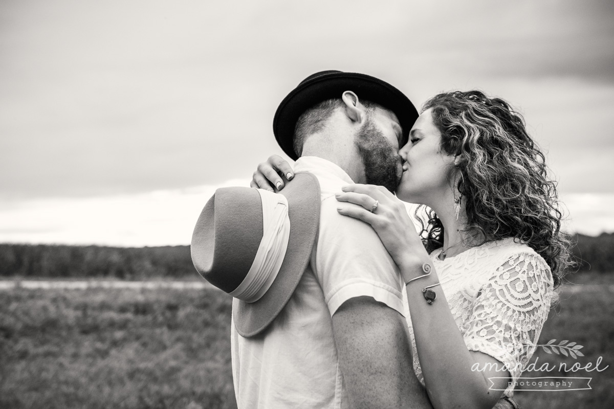 Springfield OH Engagement Photographer | Amanda Noel Photography | stylish lifestyle engagement session covered bridge and field at sunset