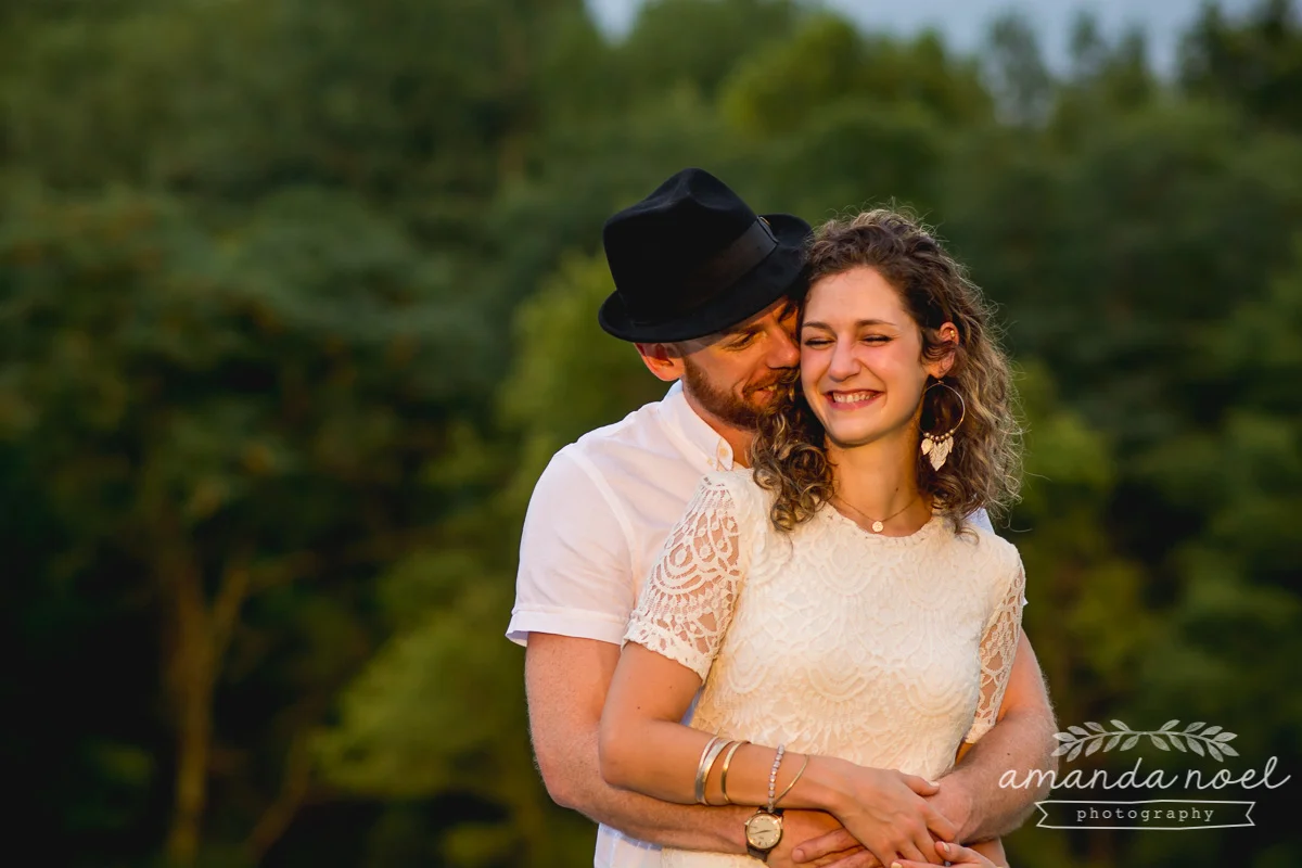 Springfield OH Engagement Photographer | Amanda Noel Photography | stylish lifestyle engagement session covered bridge and field at sunset