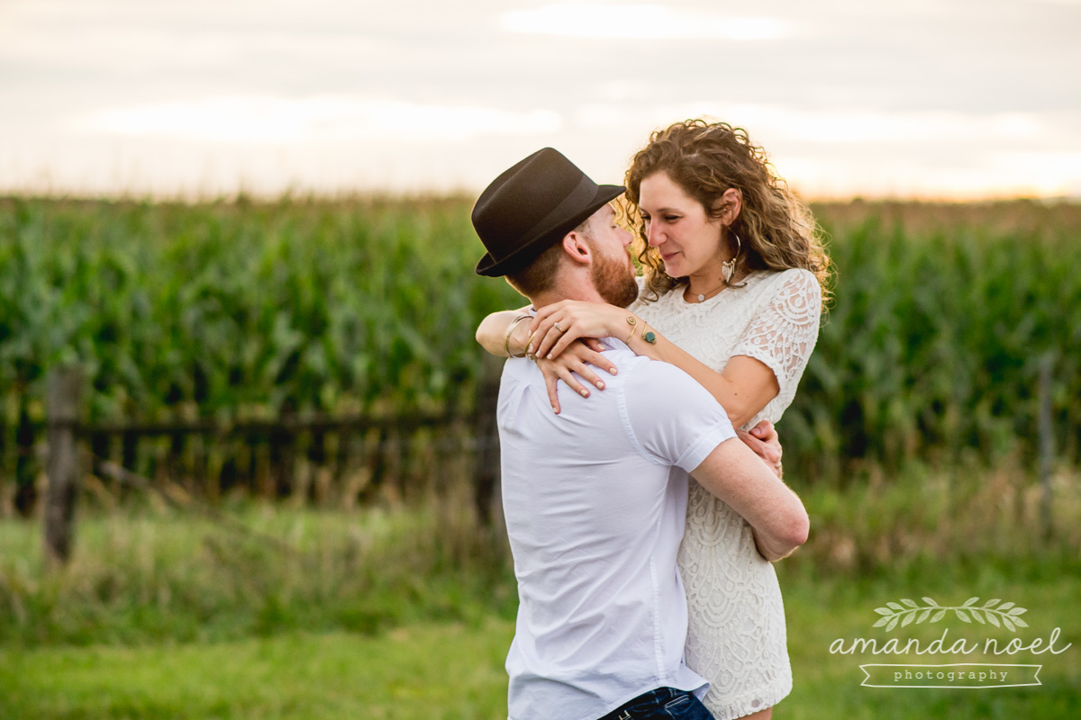 Springfield OH Engagement Photographer | Amanda Noel Photography | stylish lifestyle engagement session covered bridge and field at sunset