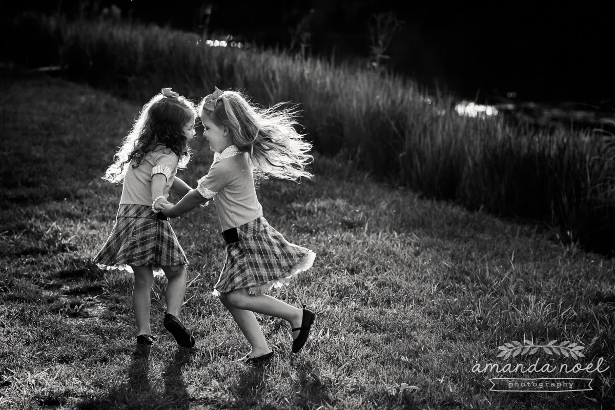 springfield ohio lifestyle family photographer | Amanda Noel Photography | twin girls 4th birthday | dance in sun | black and white
