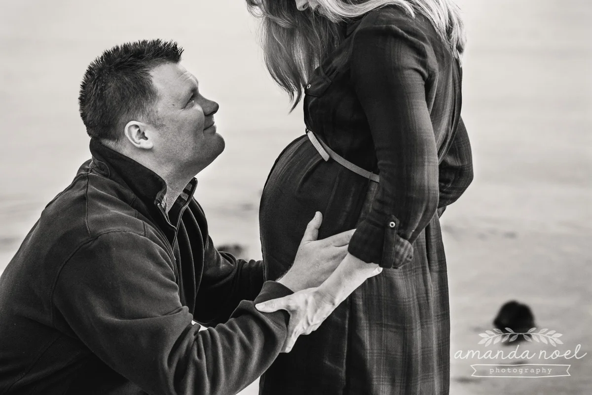 Springfield OH Lifestyle Maternity Family Photographer | Amanda Noel Photography | sunset beach maternity session with toddler sister