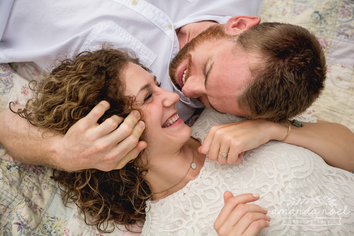 Springfield Lifestyle Engagment Photographer | Amanda Noel Photography | sunset field couple sessionSpringfield Lifestyle Engagment Photographer | Amanda Noel Photography | sunset field couple session