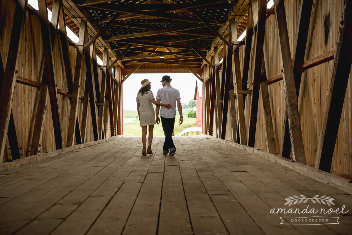 Springfield Lifestyle Engagment Photographer | Amanda Noel Photography | sunset field couple session