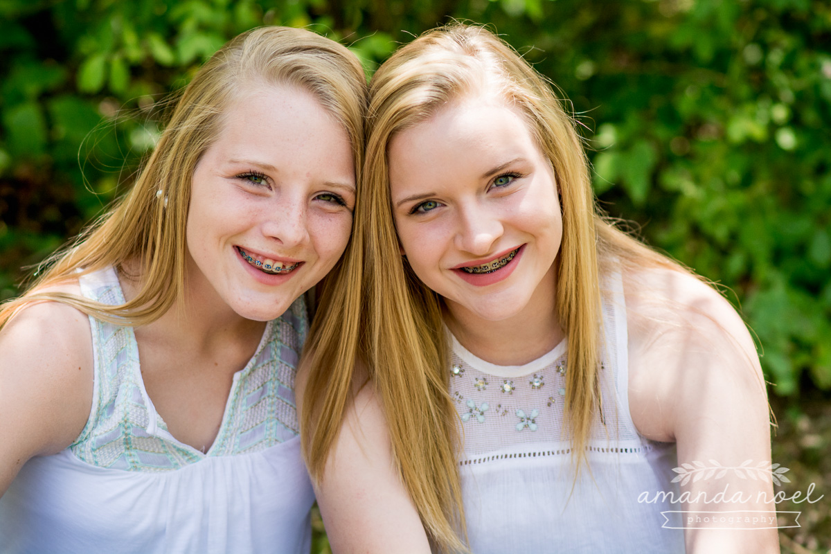 Springfield Lifestyle Family Photographer | Amanda Noel Photography | extended family with teen twin girls