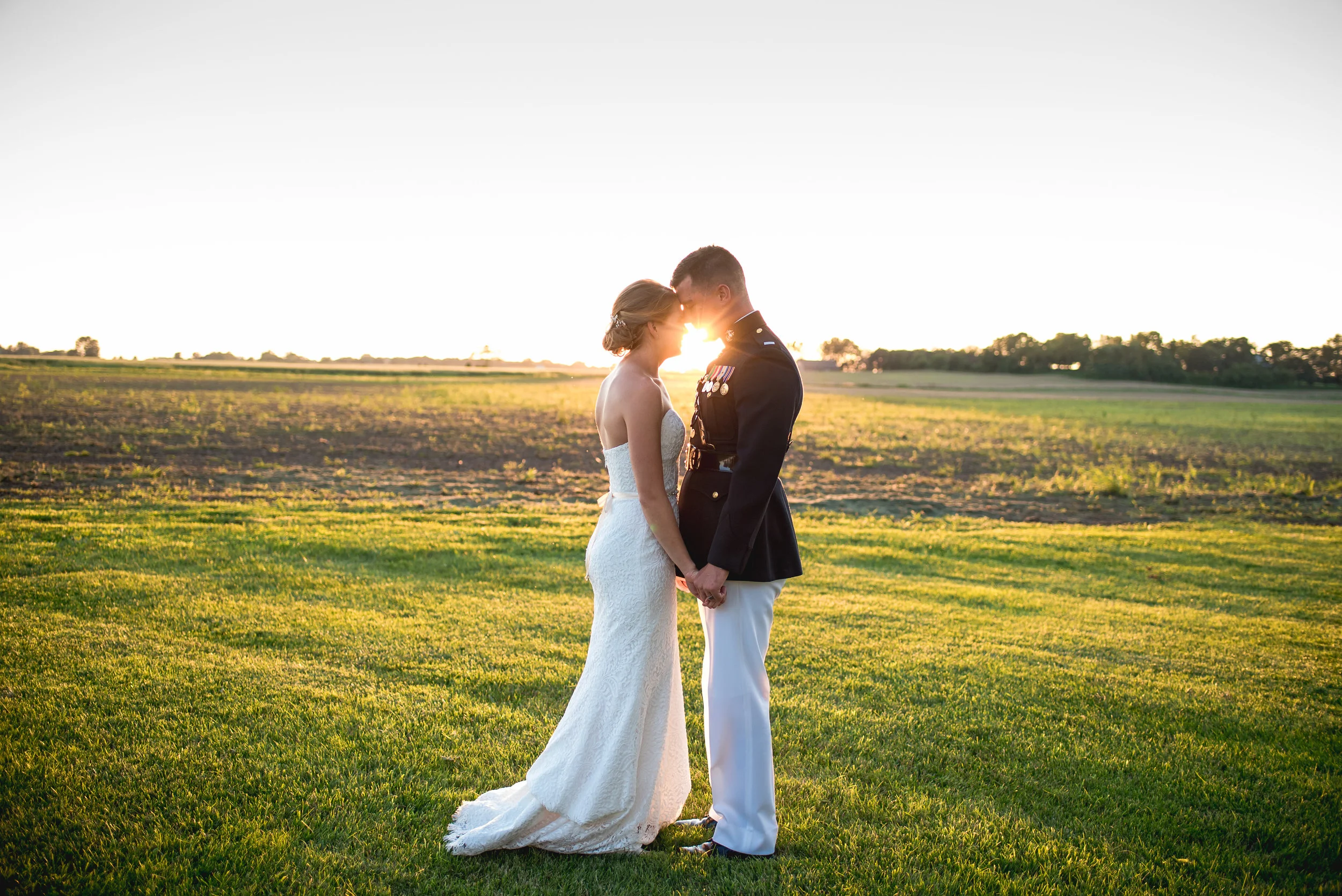 Columbus-Ohio-wedding-photographer-romantic-bride-and-groom-portrait-at-sunset