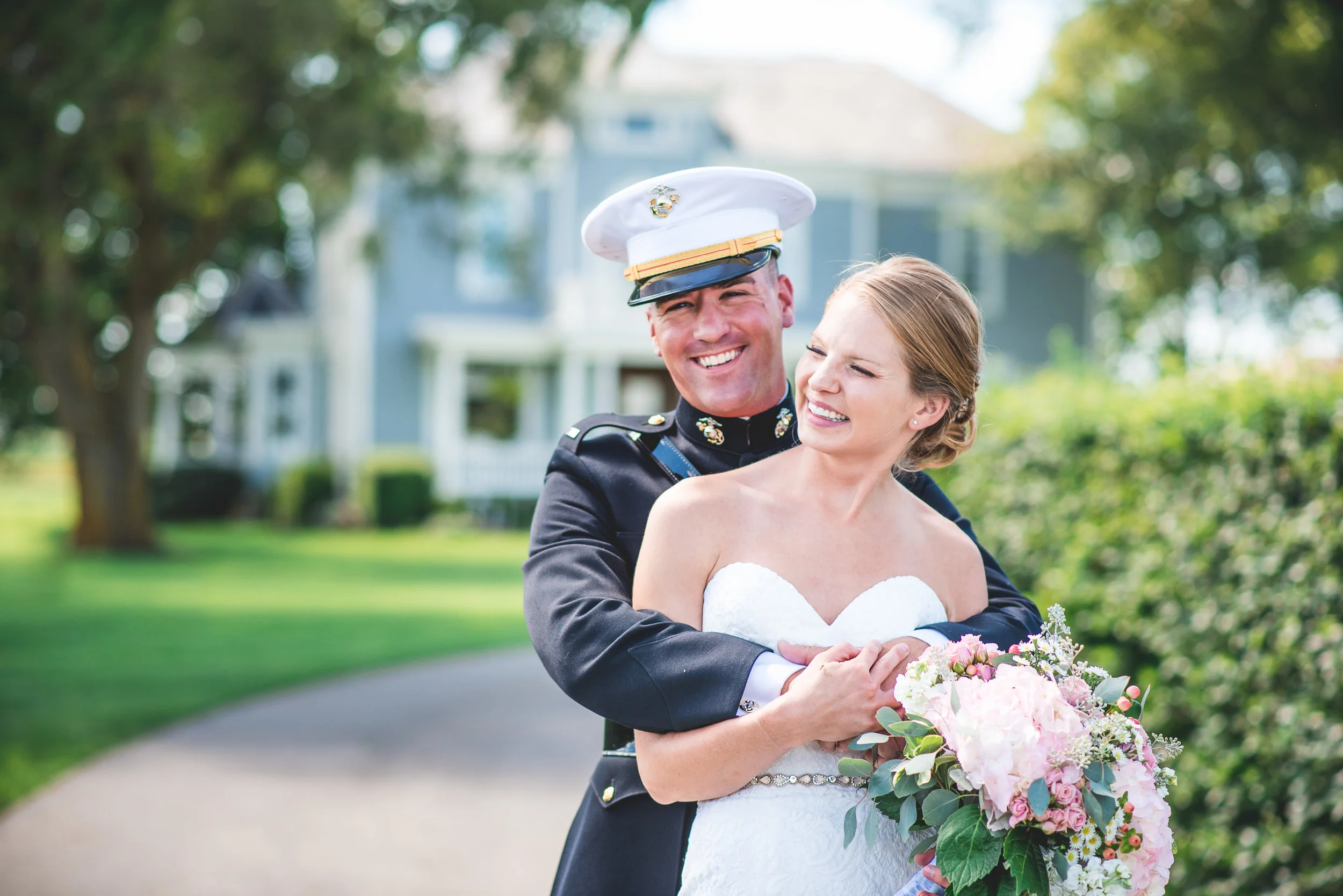 Columbus-Ohio-wedding-photographer-farm-wedding-bride-and-military-groom