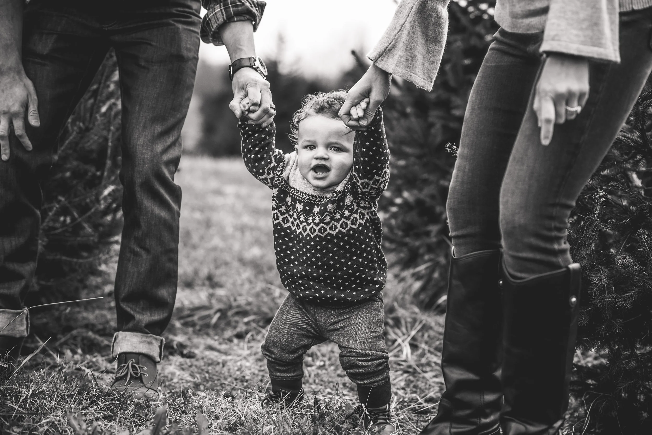 Columbus-Ohio-family-photographer-happy-toddler-at-tree-farm-black-and-white