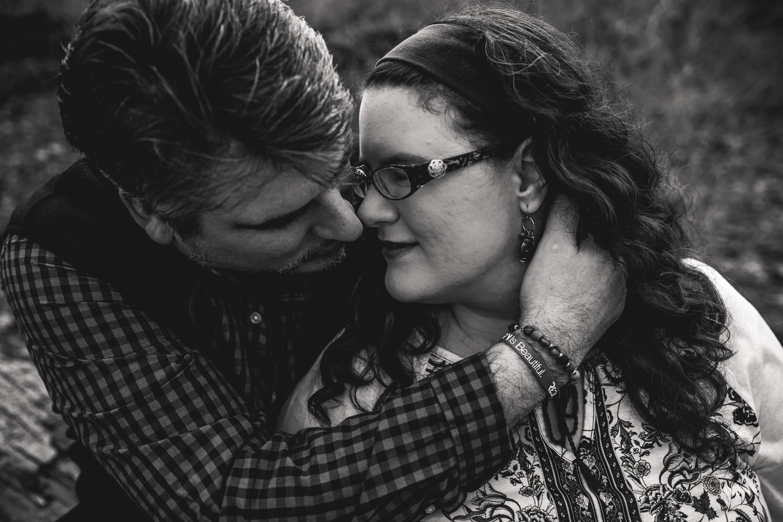 Columbus wedding photographer | Spring Engagement session in Glen Helen