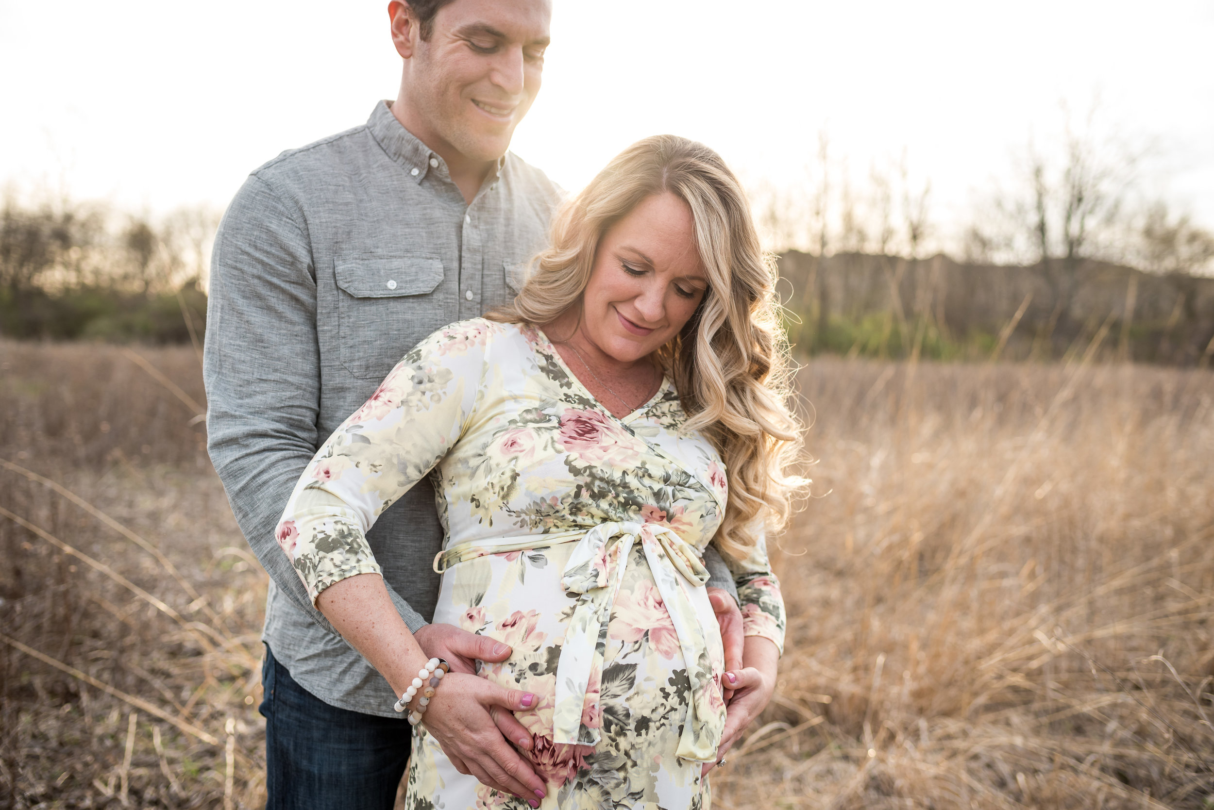 Dayton Maternity Photographer | natural spring maternity session | Amanda Noel Photography