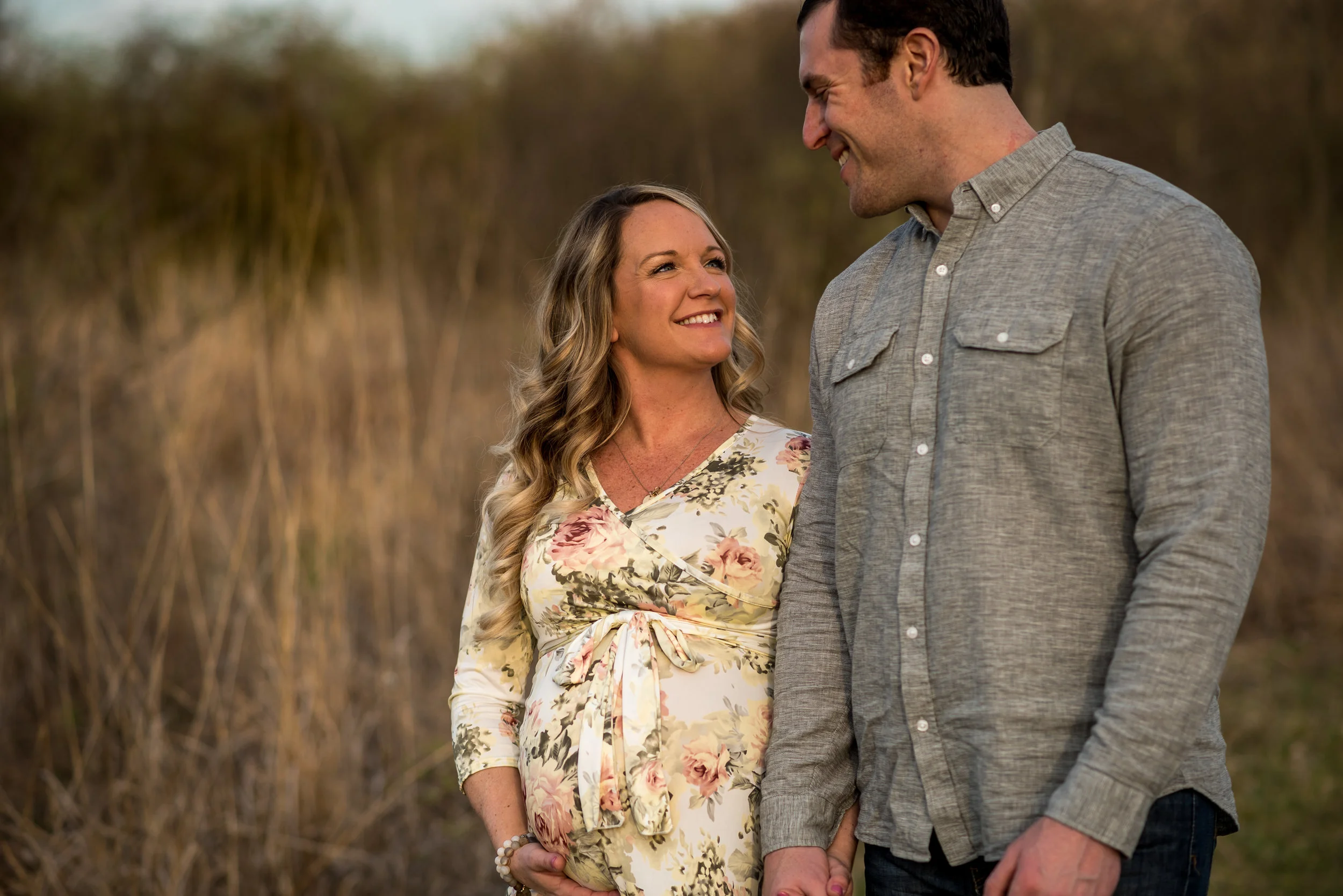 Dayton Maternity Photographer | natural spring maternity session | Amanda Noel Photography