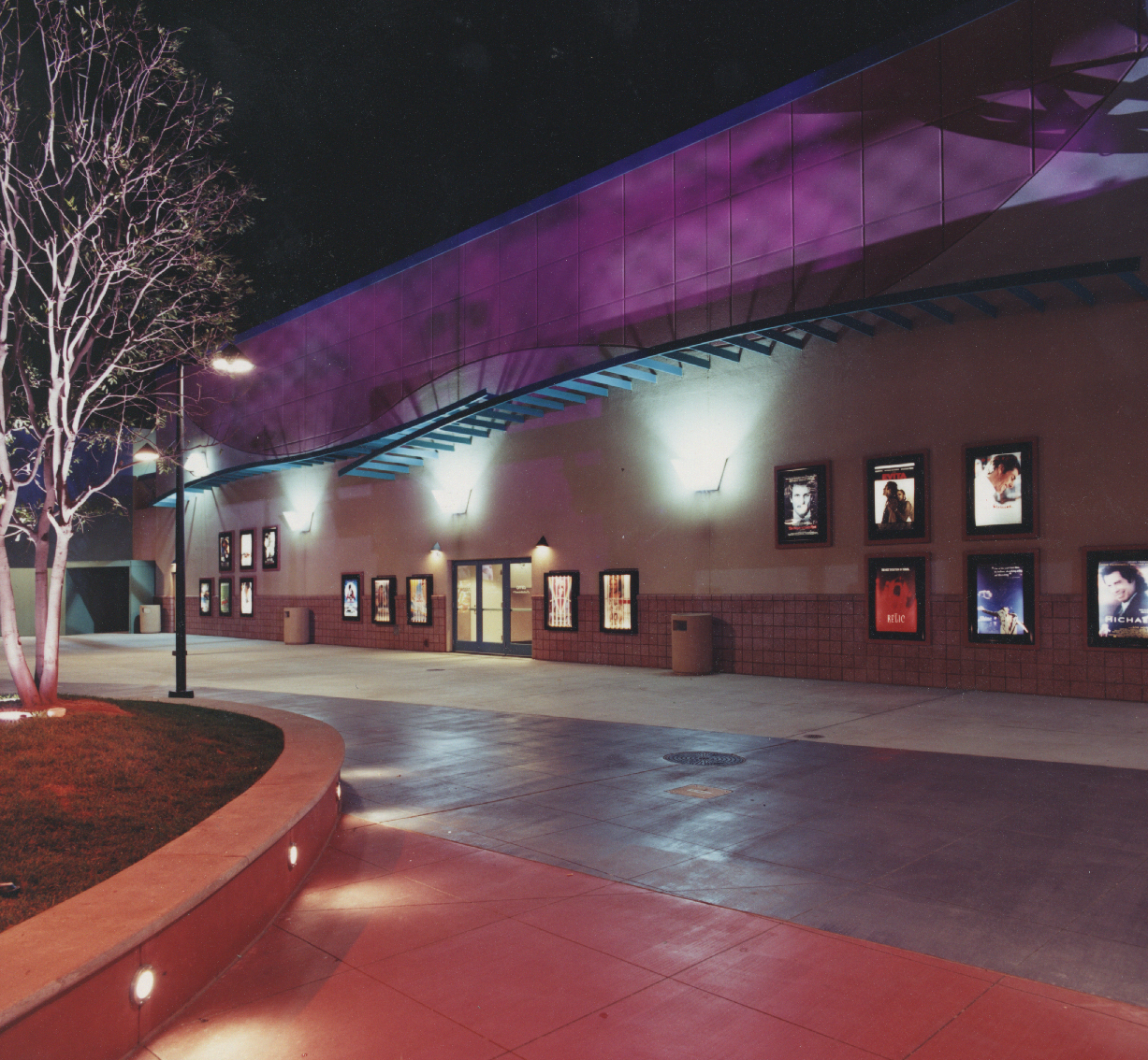 ONTARIO MILLS 30 THEATRES