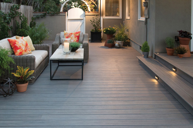 Decking in light, neutral colors make spaces feel expansive. | via URBAN GARDENS