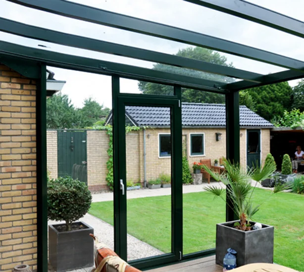 Modern semi-enclosed spaces create versatile options throughout different seasons. | via URBAN GARDENS
