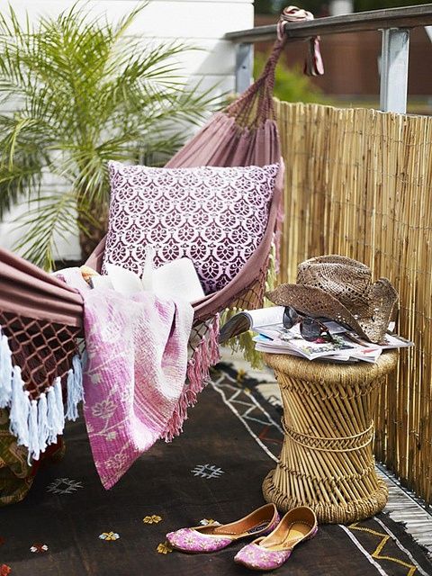 Perfect corner for a hammock. | via Decozilla