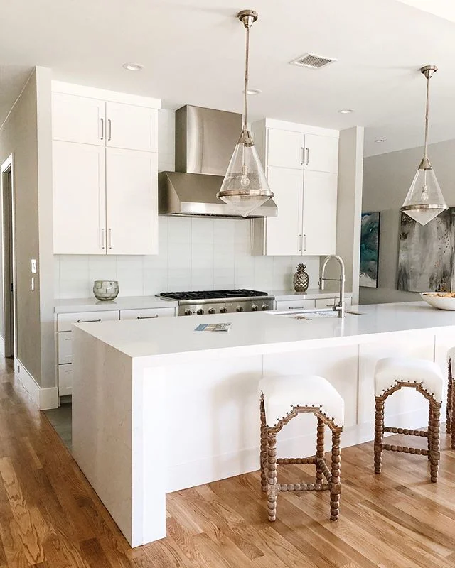 Today couldn&rsquo;t get any better! It&rsquo;s Friday AND our gorgeous 5400 square foot spec home in Dallas sold!! 🎉🎉 Cheers to all the memories that will be made in this custom kitchen. #tammytrylkointeriors