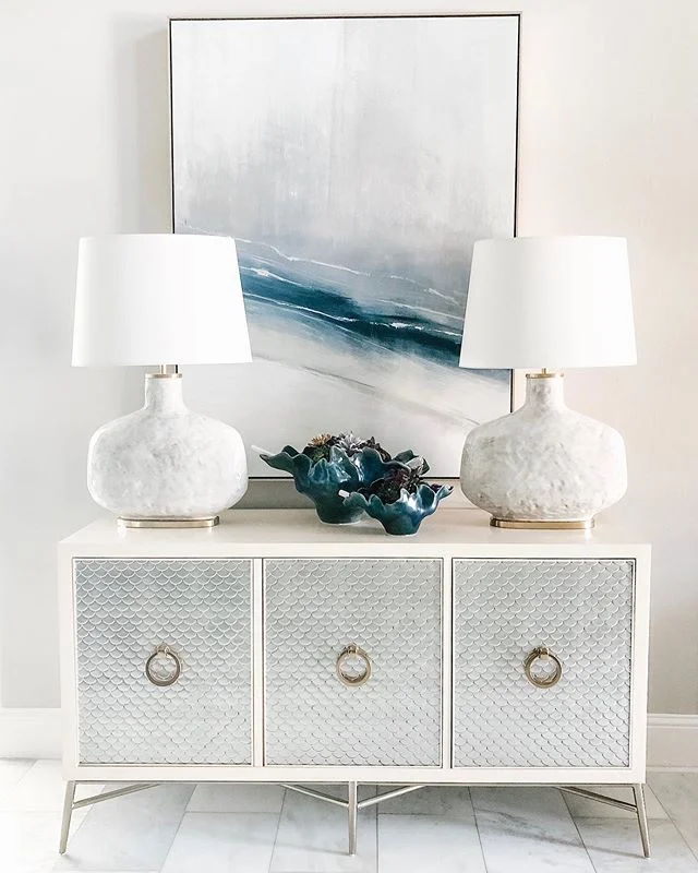 We used all of our favorite vendors in this foyer! @bernhardtfurniture @visualcomfortco @globalviews @bensoncobbstudios #tammytrylkointeriors