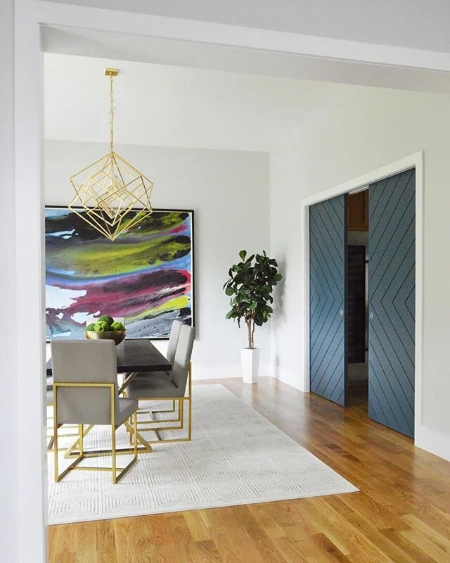 Looking forward to the day when this table is surrounded by family and friends again. #thistooshallpass #tammytrylkointeriors #interiordesign #dallasinteriordesign