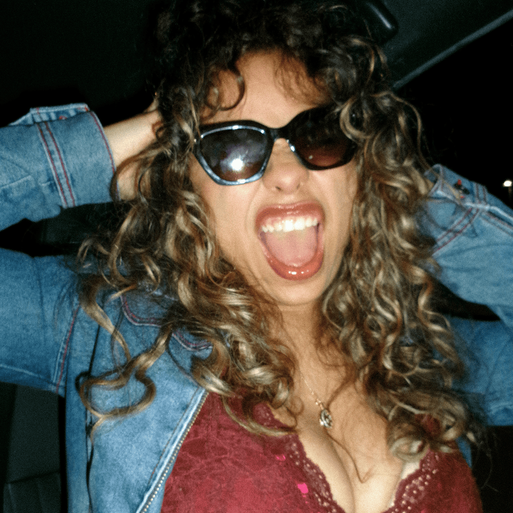 Bella Kay | "iloveitiloveitiloveit"