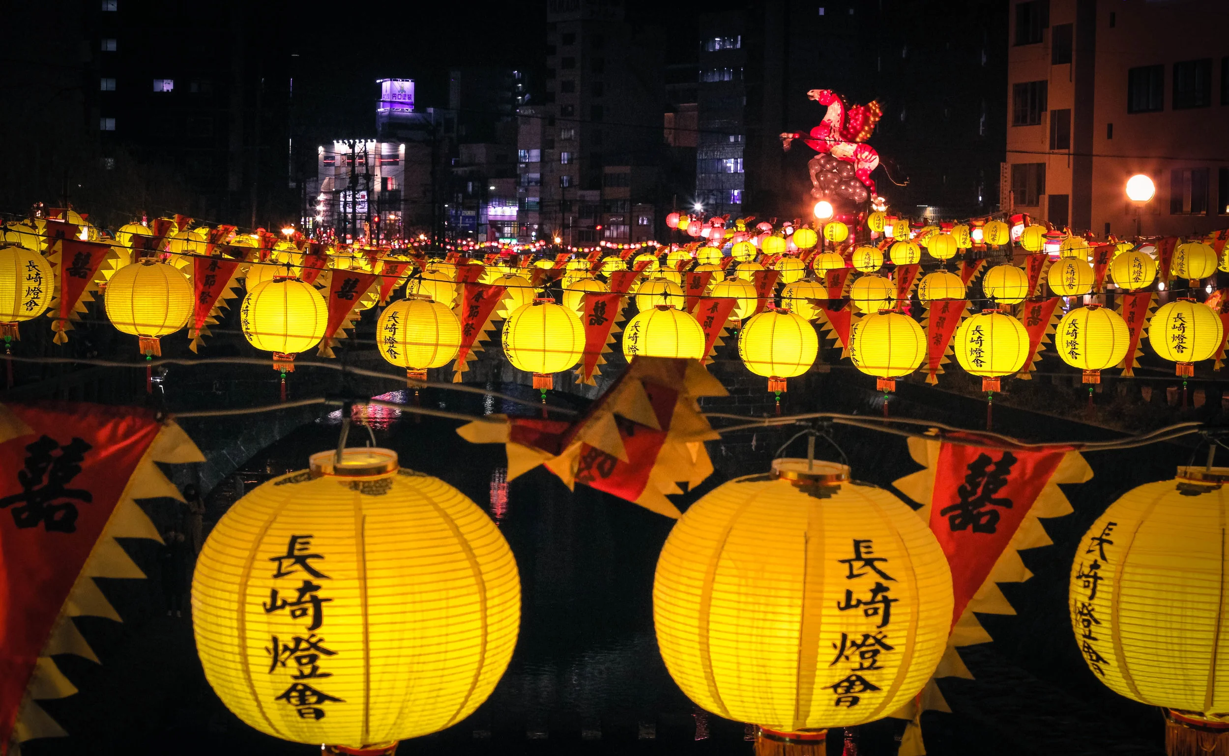 Lanterns lanterns everywhere. 