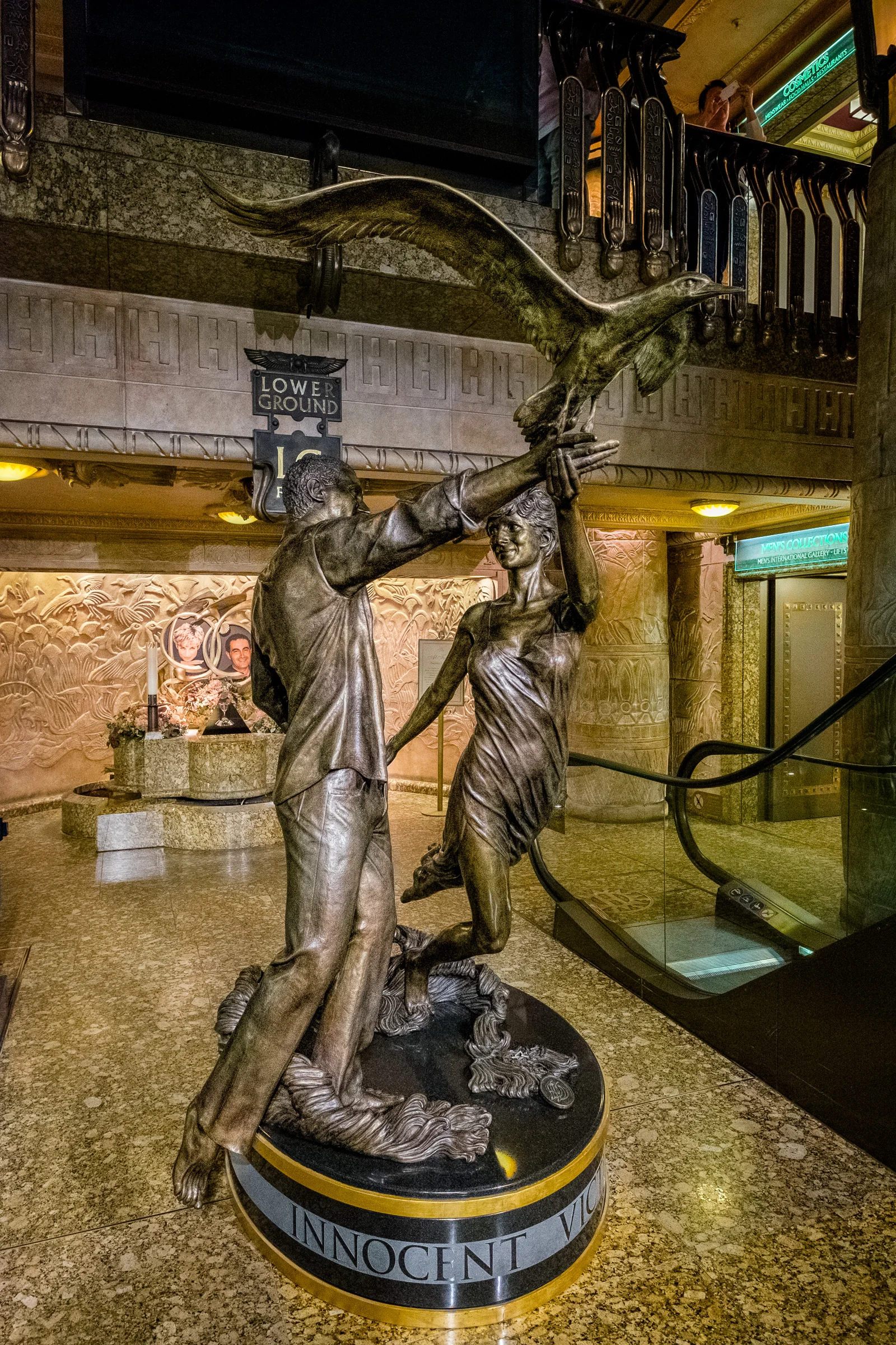 Tribute to Diana and Dodi at Harrods