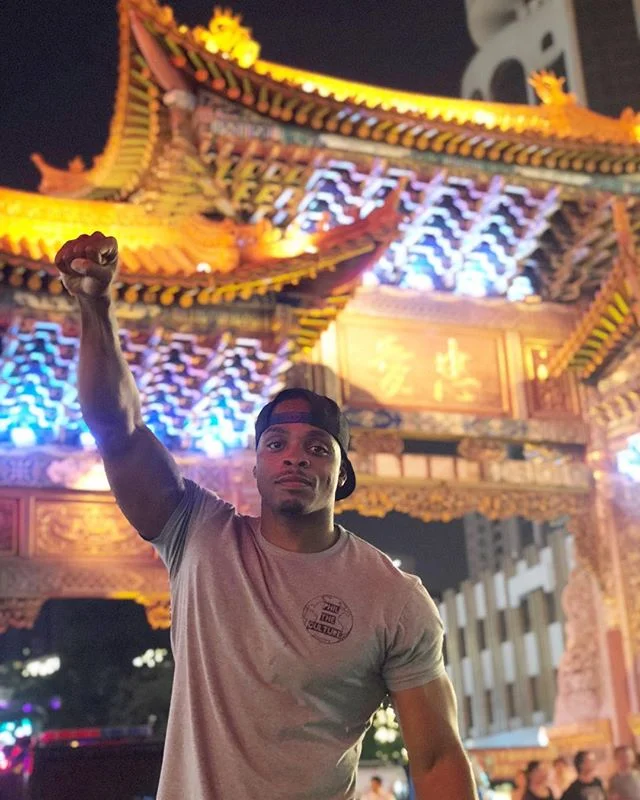 Ancient Chinese Proverbs says, “Night time is the right time.” Wait, no! That’s Ray Charles. Let’s try this again: “Tell me, I forget. Show me, I remember. Involve me, I understand.” You see, I’m jumping head first into Chinese culture and getting involved in every moment, so I can understand it and show you guys. Then, you can remember that when you travel to get involved. It’s kind of like the travel circle of life. You Phil me? ¯\_😕_/¯ #china #kunming #philtheculture #🇨🇳