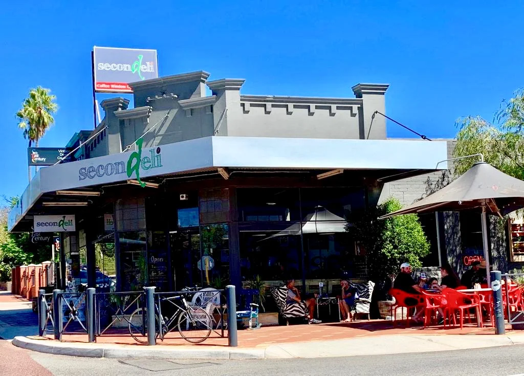 Secondeli, Perth.