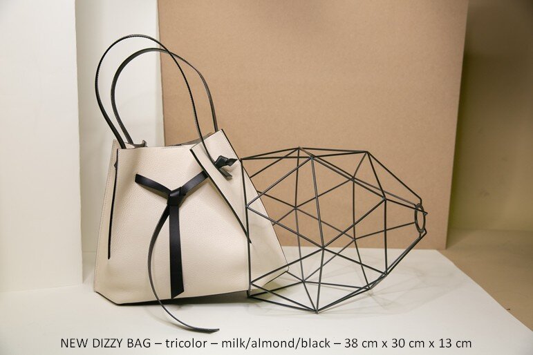 04 NEW DIZZY BAG – tricolor – milk-almond-black – 38 cm x 30 cm x 13 cm.jpg