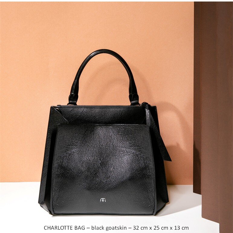 26 CHARLOTTE BAG – black goatskin – 32 cm x 25 cm x 13 cm.jpg