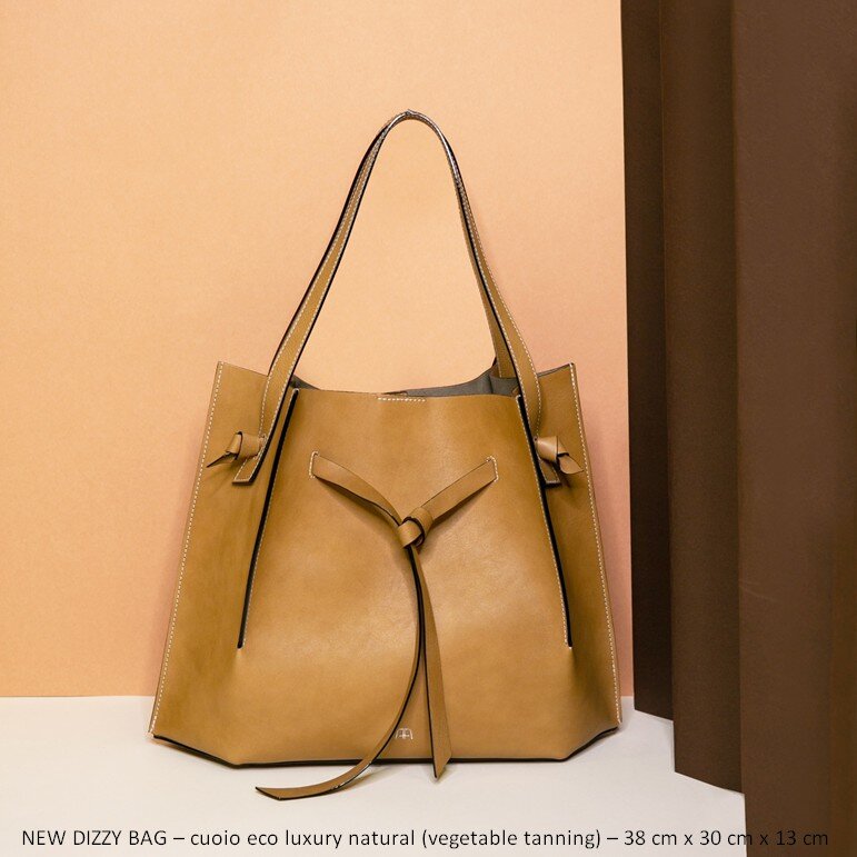28 NEW DIZZY BAG – cuoio eco luxury natural (vegetable tanning) – 38 cm x 30 cm x 13 cm.jpg
