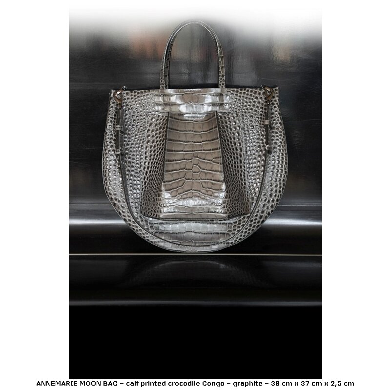 03 - ANNEMARIE MOON BAG – calf printed crocodile Congo – graphite – 38 cm x 37 cm x 2,5 cm.jpg