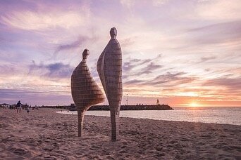 1 more week to go for @sculpturebythesea before these are de-installed. Fingers crossed they find a home as they are one of my favourite creations to date. 🤞🏻🤞🏻🤞🏻 photography by @richiewato