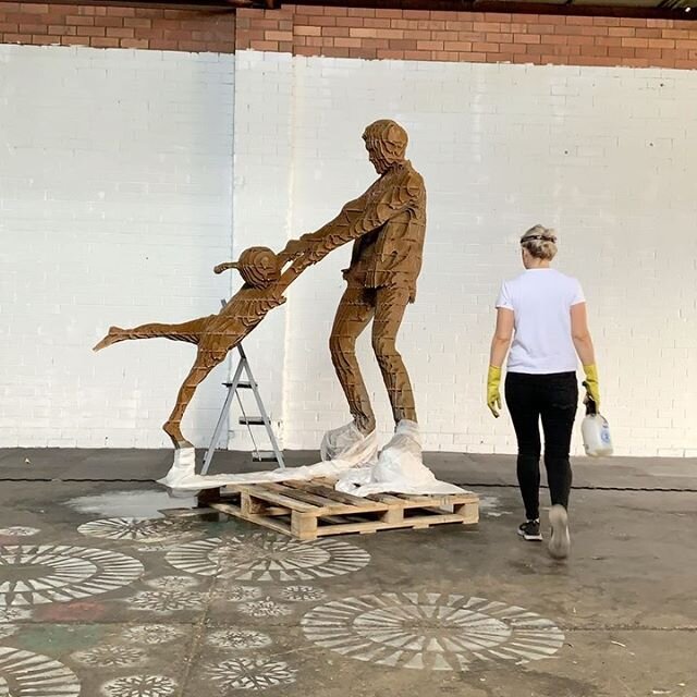 The SCIENCE of ART 👩🏼&zwj;🔬👩🏼&zwj;🔬👩🏼&zwj;🔬 My favourite part of working with corten is that first acid wash. I go to a lot of trouble to prepare the work so that this first wash is as even and consistent as possible. Once that first grab is