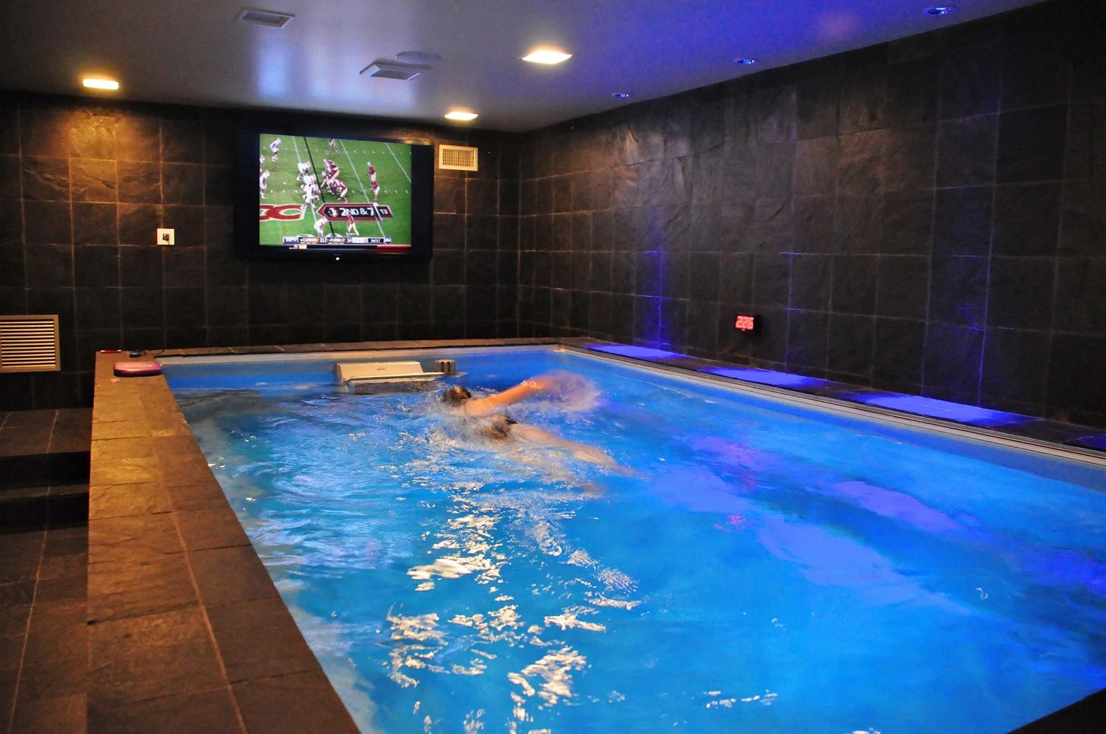 endless swimming pool.jpg