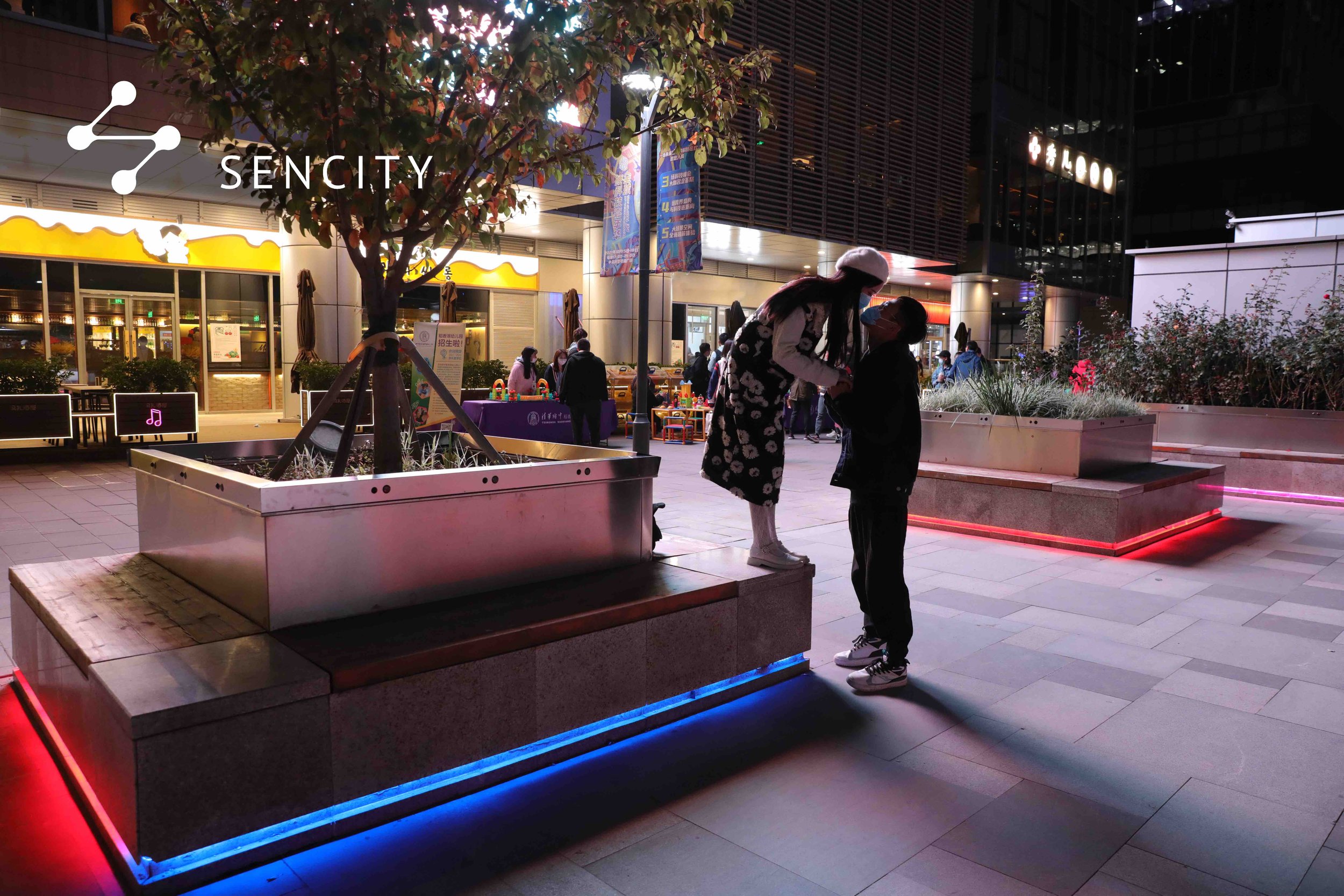Sencity interactive bench