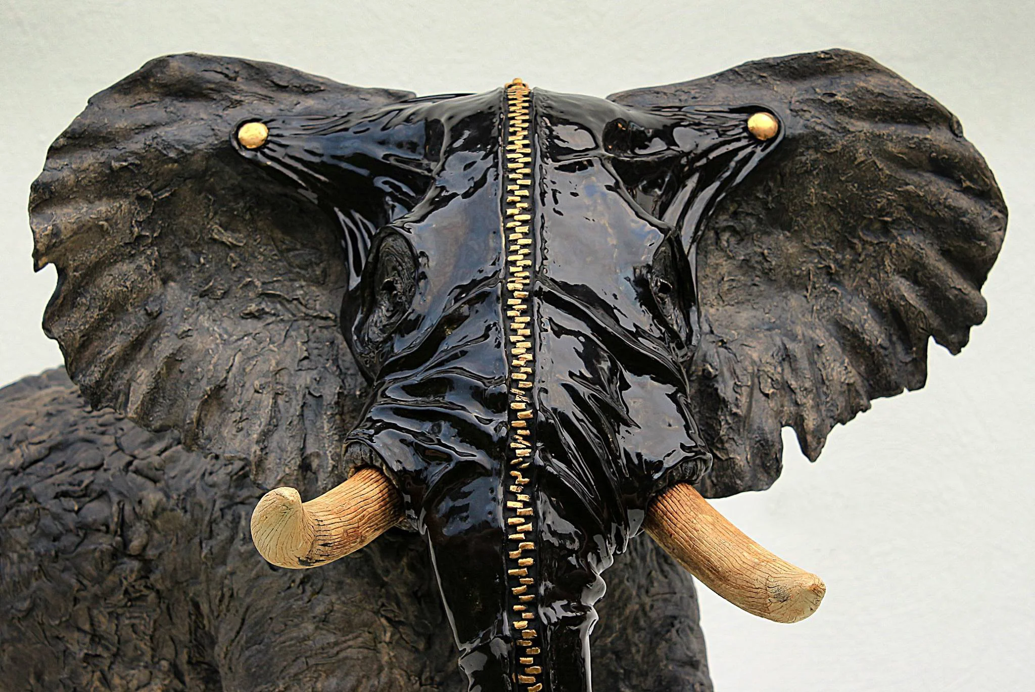 "Afrikansk Elefant" H:47 x L: 64 ceramic sculpture by Alan Waring (DK)