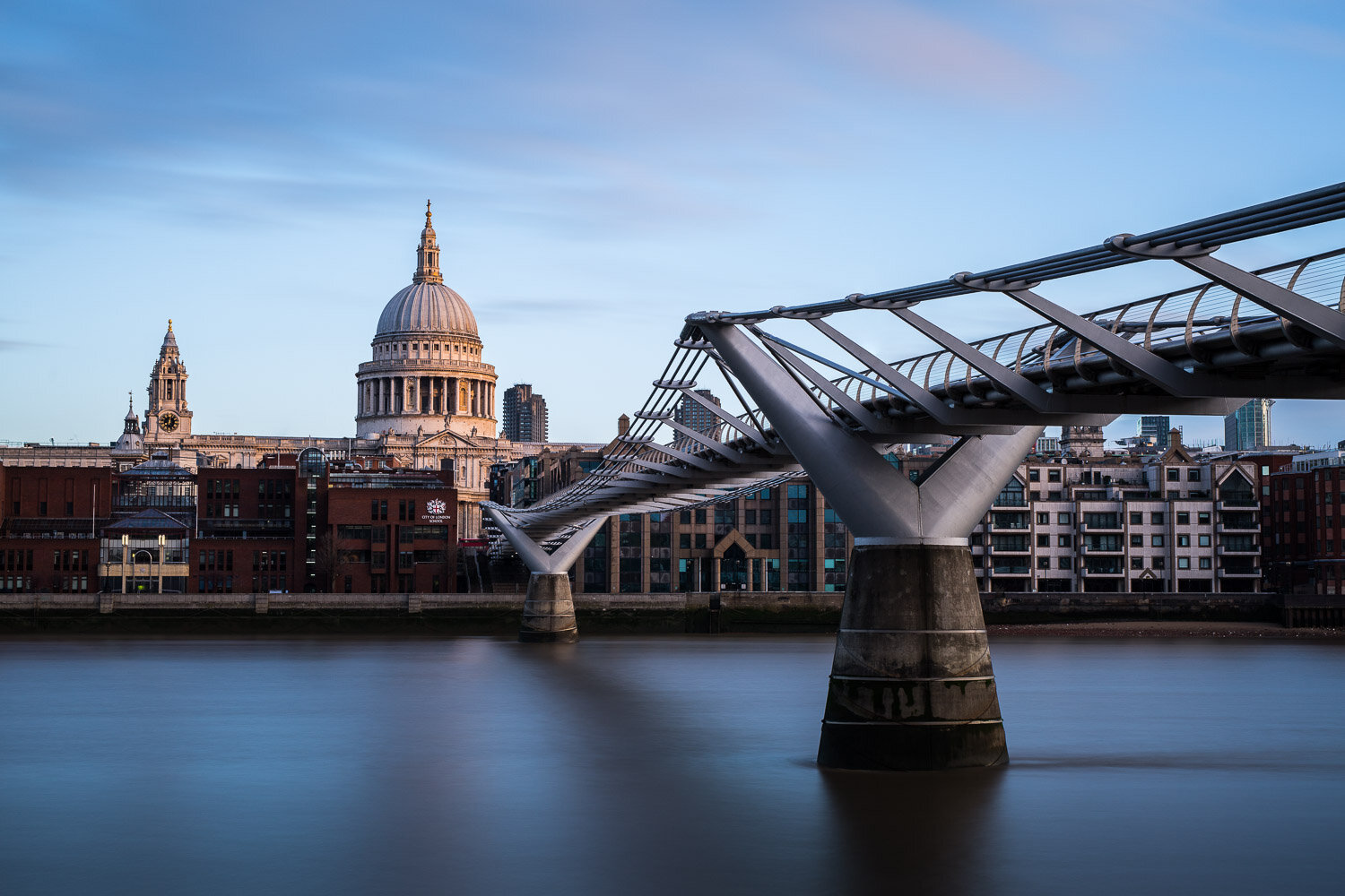 st_pauls_cathedral-millennium_bridge.jpg