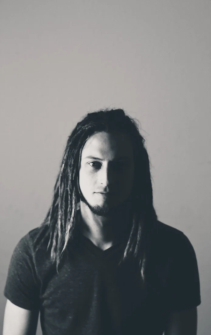 Ben Baxter Jinkins - Lead Vocals & Guitar