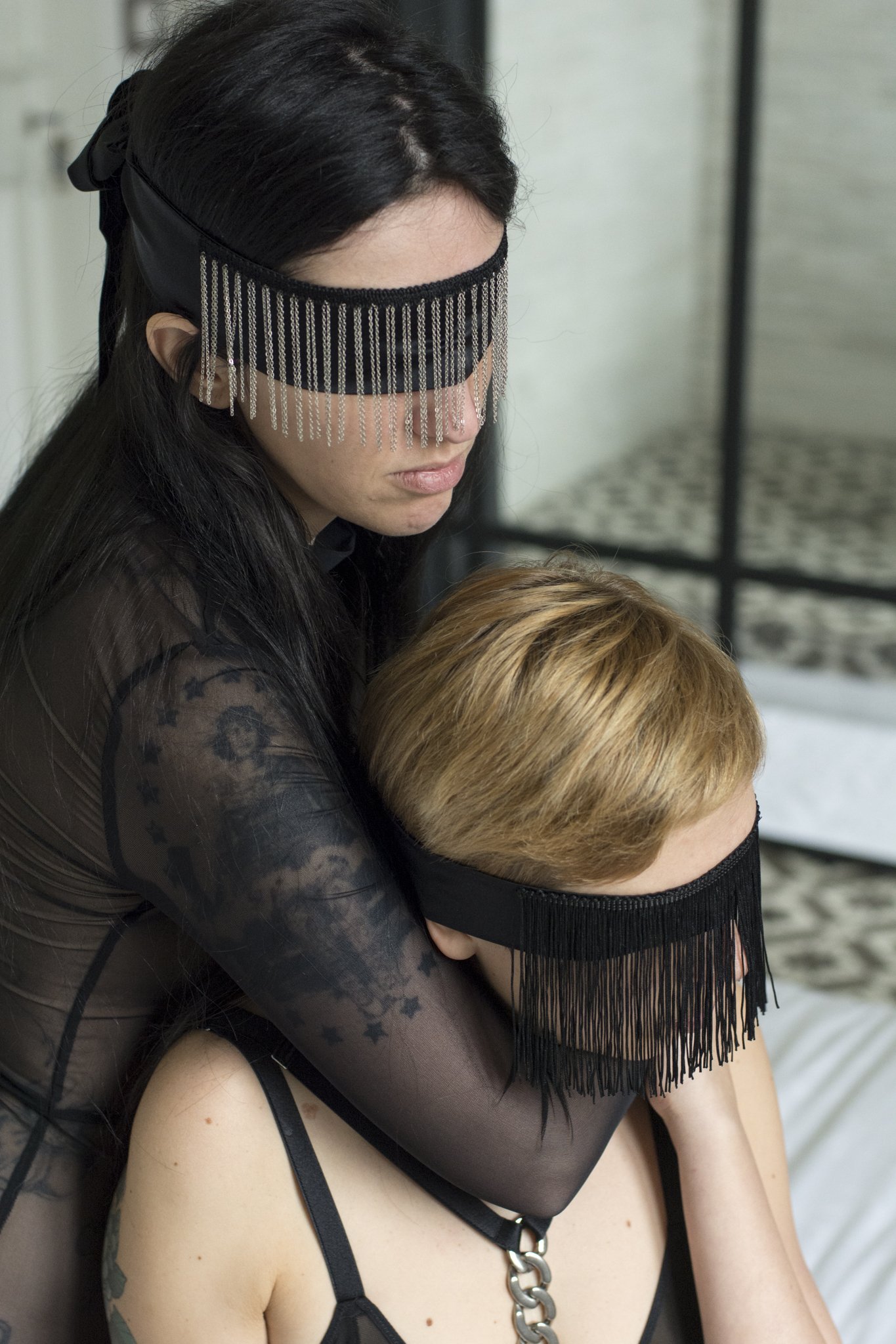 boutique lingerie en mesh noir Paris montmartre masque pour les yeux__DLZ2271.jpg