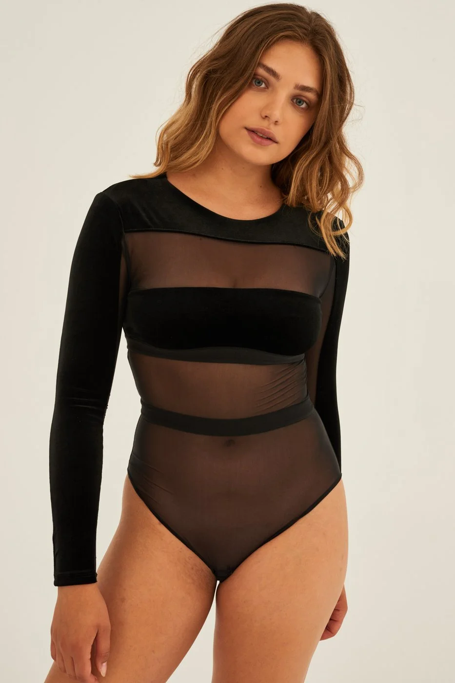 body noir à mettre en top