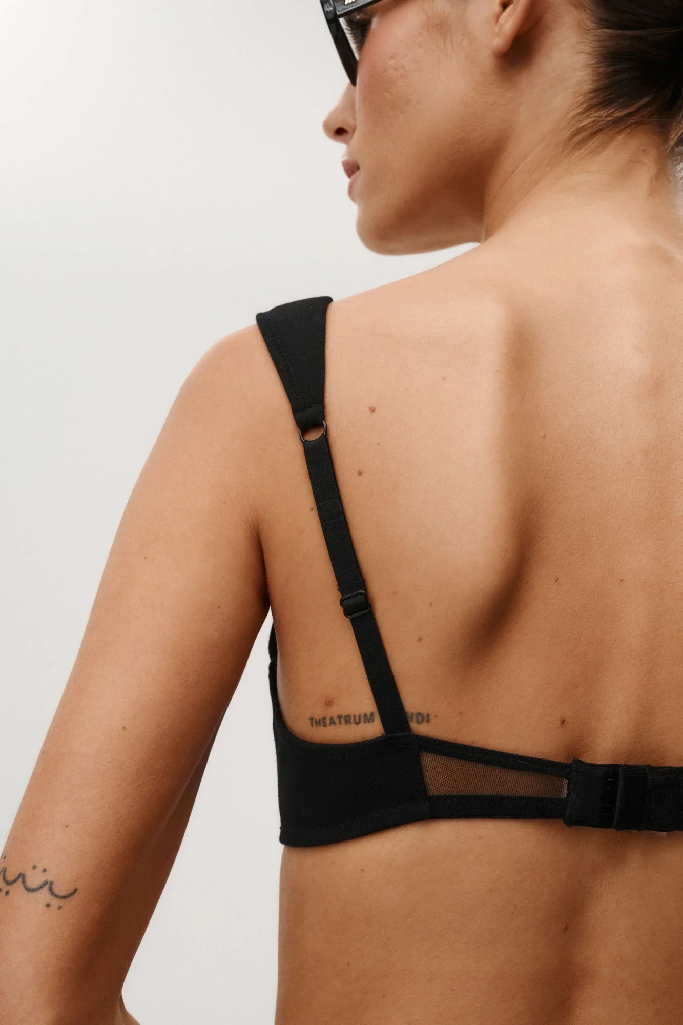 Lustre_Bra_Black_Undress_Code_1.webp